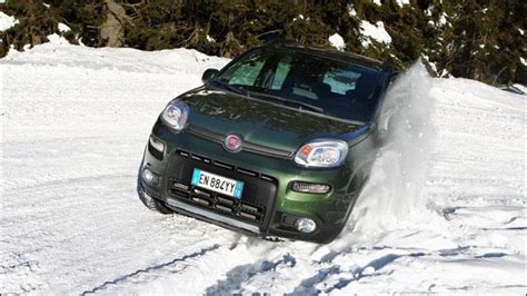 Fiat Panda 4x4 in azione sulla neve