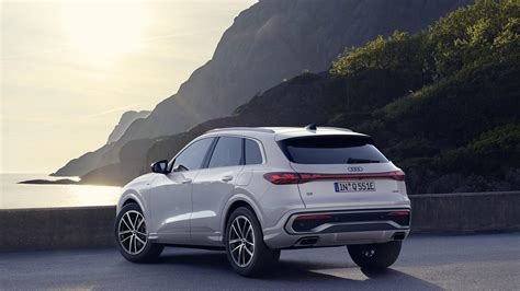 Audi Q5 e-hybrid in carica