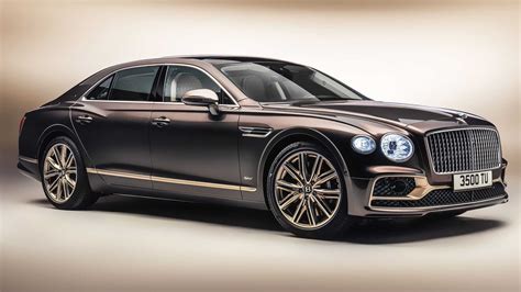 Bentley Flying Spur Hybrid interni e esterni