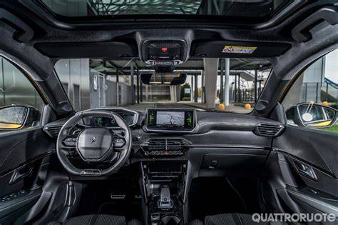 Interni sportivi della Peugeot 208 GTi