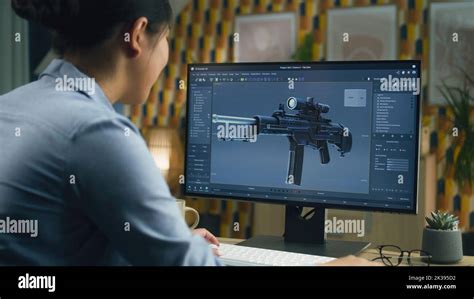 Designer che lavora su un software di modellazione 3D automobilistica