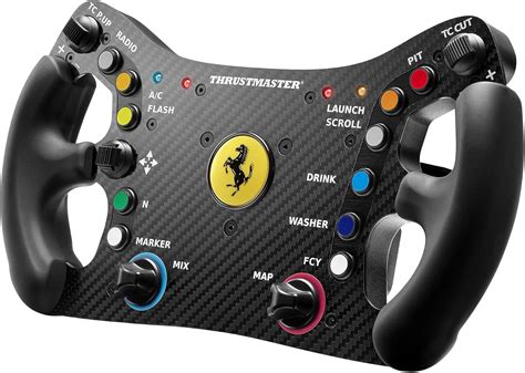 Pilota professionista al volante di una vettura GT3 durante una competizione endurance