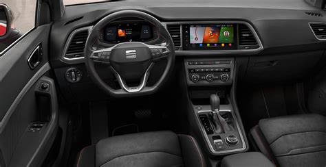 Interni della SEAT Ateca con display digitale
