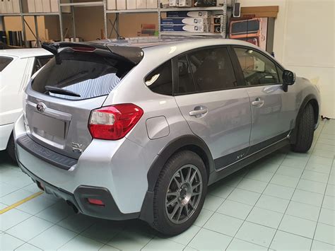 Adesivi per cofano Subaru XV con design aggressivo