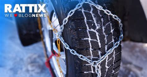 Mitsubishi ASX sulla neve con catene montate