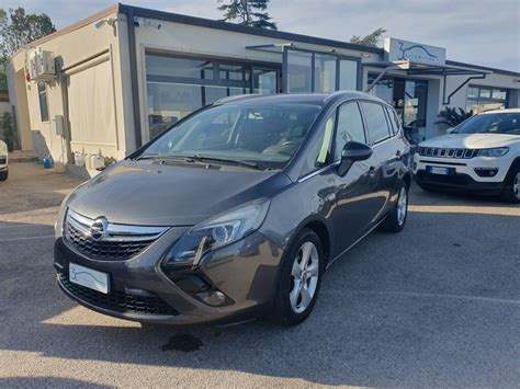 Opel Zafira Tourer 1.6 Turbo ecoM su strada