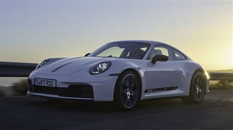 Porsche 911 Carrera T Coupé in showroom