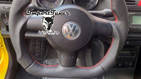 Interni della Lupo GTI con volante sportivo e sedili avvolgenti