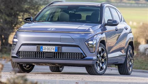 Estetica moderna e dinamica della Hyundai Kona di nuova generazione
