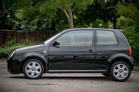Volkswagen Lupo GTI in azione su strada