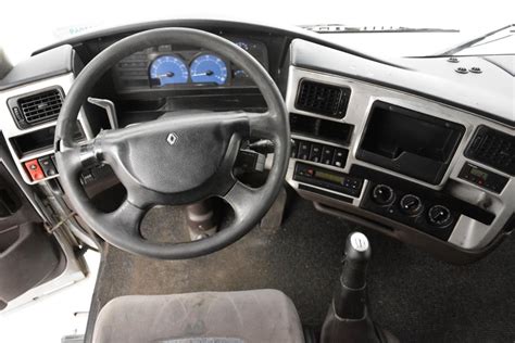 Renault Magnum interni con tavolo