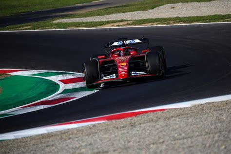 Monoposto di Formula 3 in pista