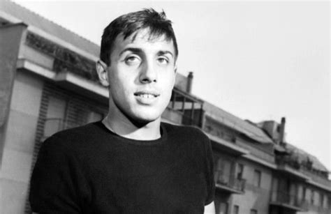 Adriano Celentano giovane che balla