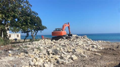 Scena dell'inseguimento automobilistico lungo la costa