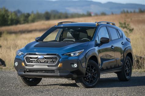 Subaru Crosstrek 1.6 su strada di montagna