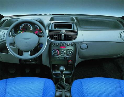 Interni della Fiat Punto seconda generazione