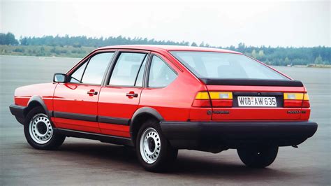 Volkswagen Passat B2 frontale con fari rettangolari