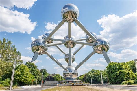 L'Atomium di Bruxelles al tramonto