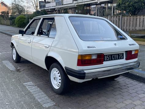 vecchia auto SIMCA