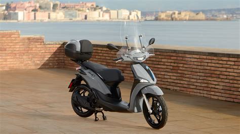 Piaggio Liberty 200 in movimento