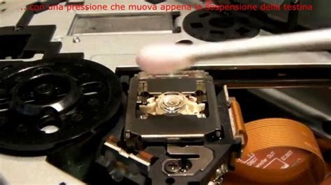 Dettaglio della lente del lettore CD dell'autoradio