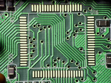 Immagine di un circuito stampato elettronico robusto per automotive