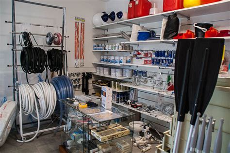 Negozio di ricambi nautici