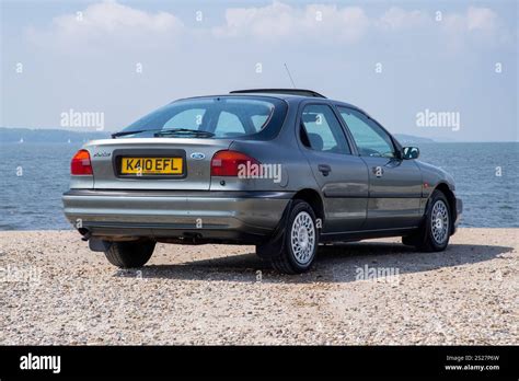 Ford Mondeo Mk1 esterna