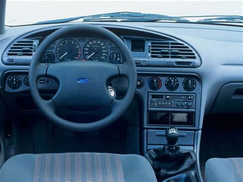 Interni Ford Mondeo Mk1