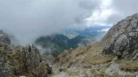 Panorama del Resegone con escursionisti