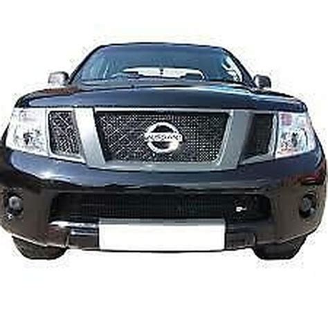 Nissan Navara con griglia anteriore modificata