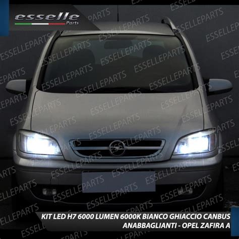 Opel Zafira A con fari a LED