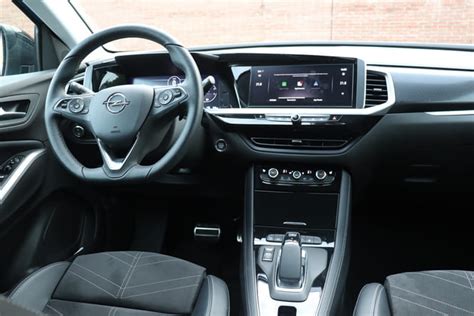 Sistemi di assistenza alla guida Opel Grandland