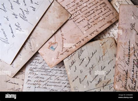 Lettere scritte a mano e francobolli d'epoca
