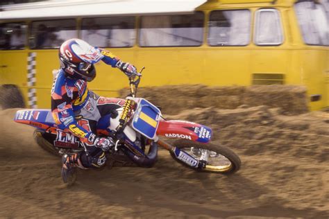 Stefan Everts con uno dei suoi trofei mondiali