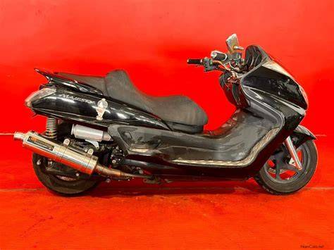 Yamaha Majesty 250 con manubrio storto