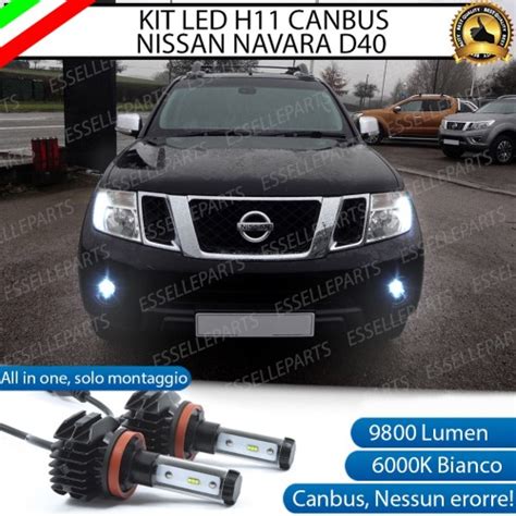 Nissan Navara frontale imponente con fari LED