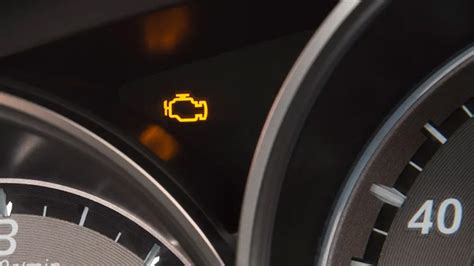 Cruscotto Golf 8 con spia motore accesa in modalità limp home