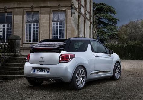 DS 3 Cabrio con capote aperta