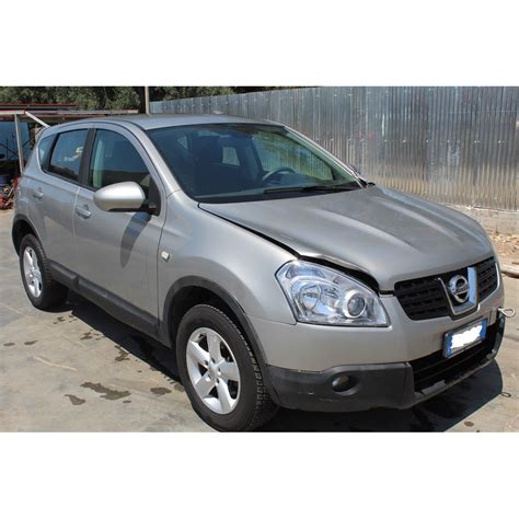 Nissan Qashqai J10 anteriore