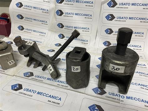Attrezzi meccanici per auto
