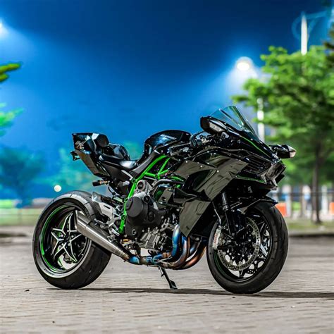 Dettaglio del design della carenatura Kawasaki Ninja H2