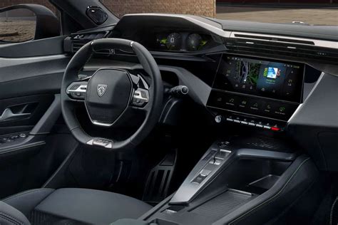 Interni Peugeot 308 con i-Cockpit