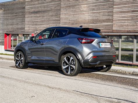 Nissan Juke Hybrid vista frontale