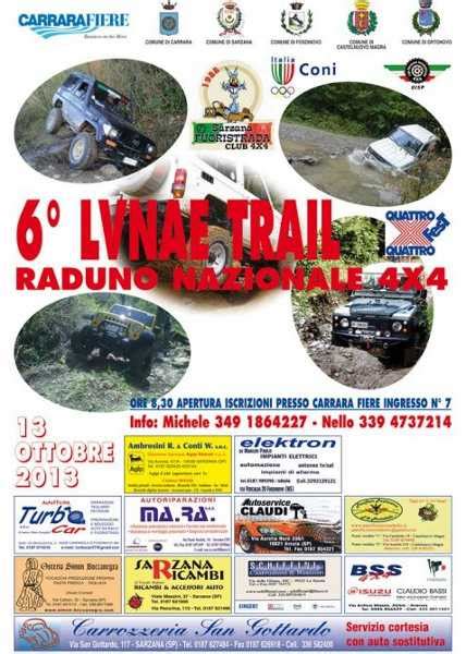 Immagine di mezzi 4x4 del Sarzana Fuoristrada Club impegnati in operazioni di soccorso durante un'alluvione